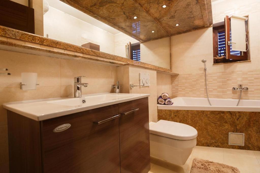 Luxury Apartments Near Bacvice Beach Σπλιτ Εξωτερικό φωτογραφία